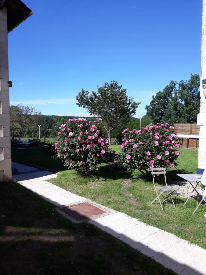 Hotes De L'Isle Saint-Medard-de-Mussidan Exterior photo