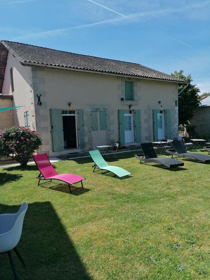Hotes De L'Isle Saint-Medard-de-Mussidan Exterior photo